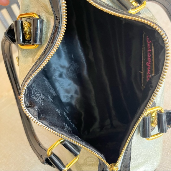 Betseyville Silver Glitter Paten Small Bag Satchel Punk Rockabilly Heart Tag - Picture 16 of 16